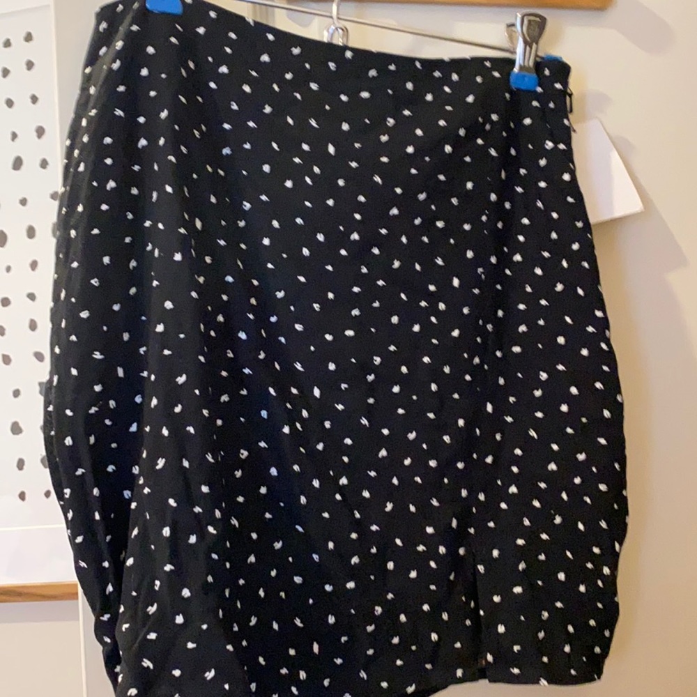 Mini black and white skirt